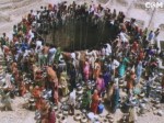 Women queuing for water in India. Photo from Ashok Khosla's presentation at the Tällberg Forum 2009